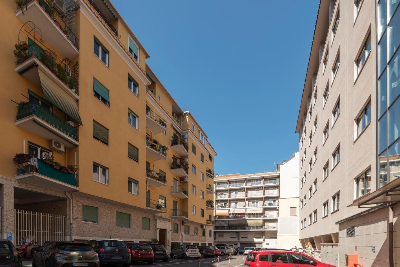 Vaticano & San Pietro Balcony Apartment Рим Экстерьер фото